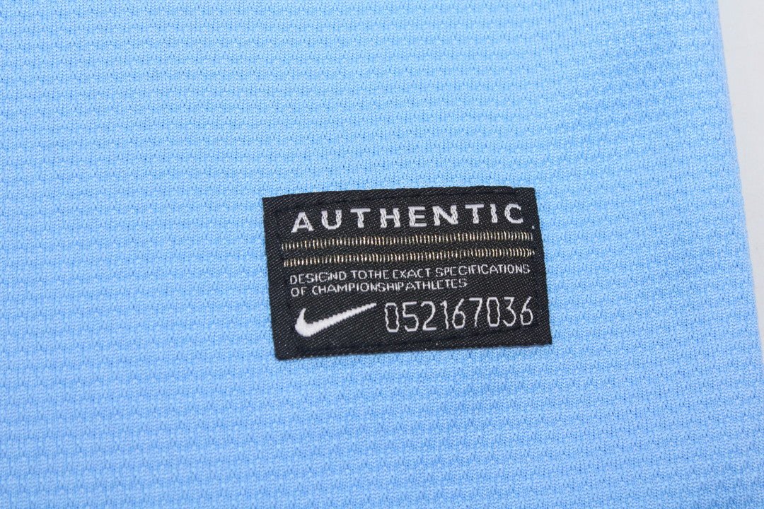 Camisa Manchester City Home 13/14 - Versão Retrô "Kun Aguero" Nº 16 - Imagem 14