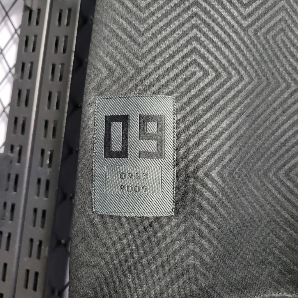 Camisa Retrô Borussia Dortmund 2019/20 Edição Especial 110 Anos Masculina Preta - Imagem 4