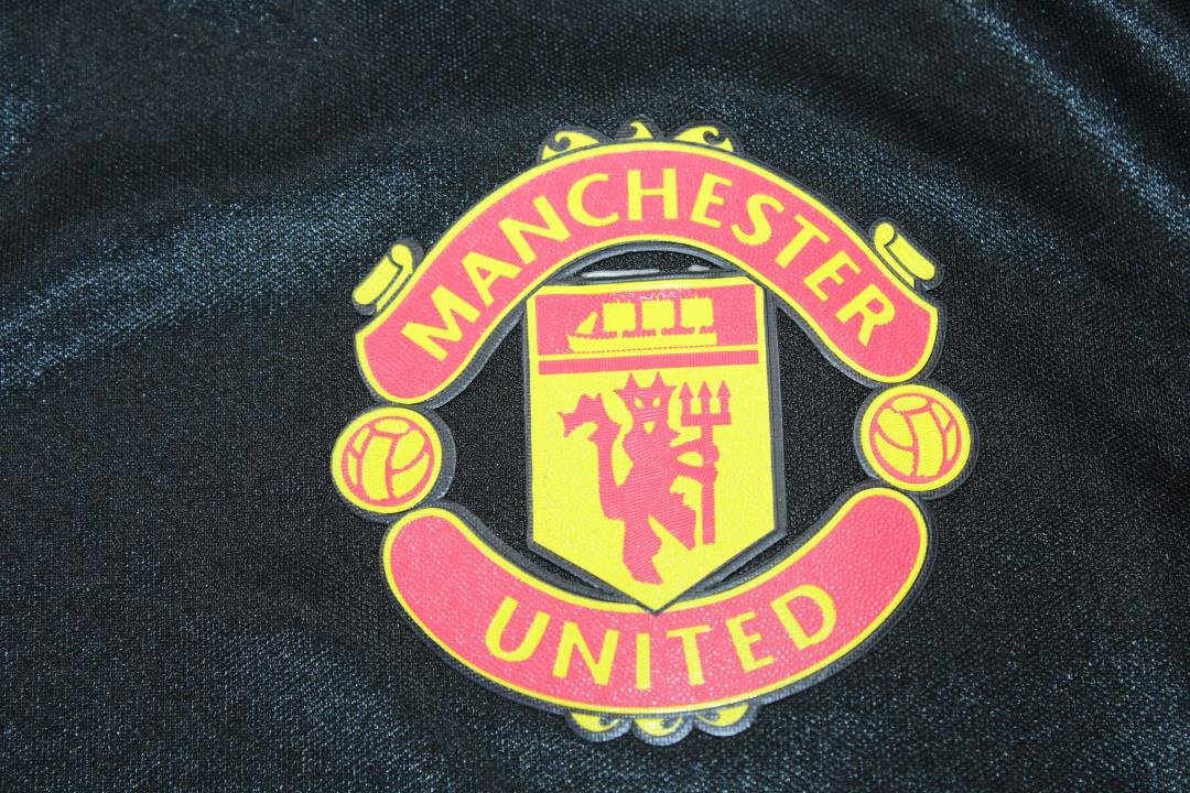 Camisa Manchester United Away 98/00 - Versão Retrô "Sheringham" Nº 10 - Imagem 16
