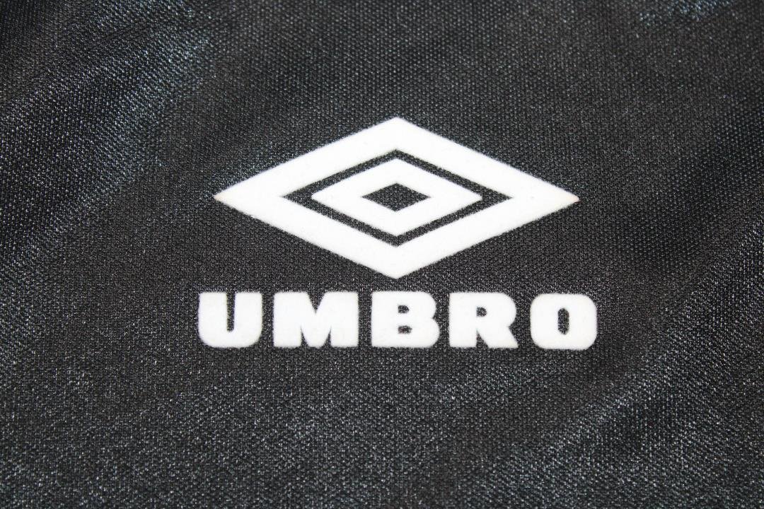 Camisa Manchester United Away 98/00 - Versão Retrô "Sheringham" Nº 10 - Imagem 17