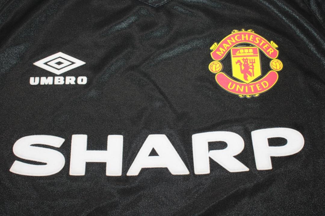 Camisa Manchester United Away 98/00 - Versão Retrô "Sheringham" Nº 10 - Imagem 5