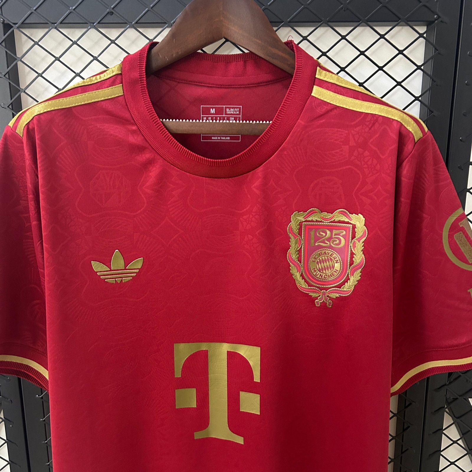 Camisa Bayern Munich Edição 125º aniversário 25/26 - Masculina - Vermelha - Imagem 3