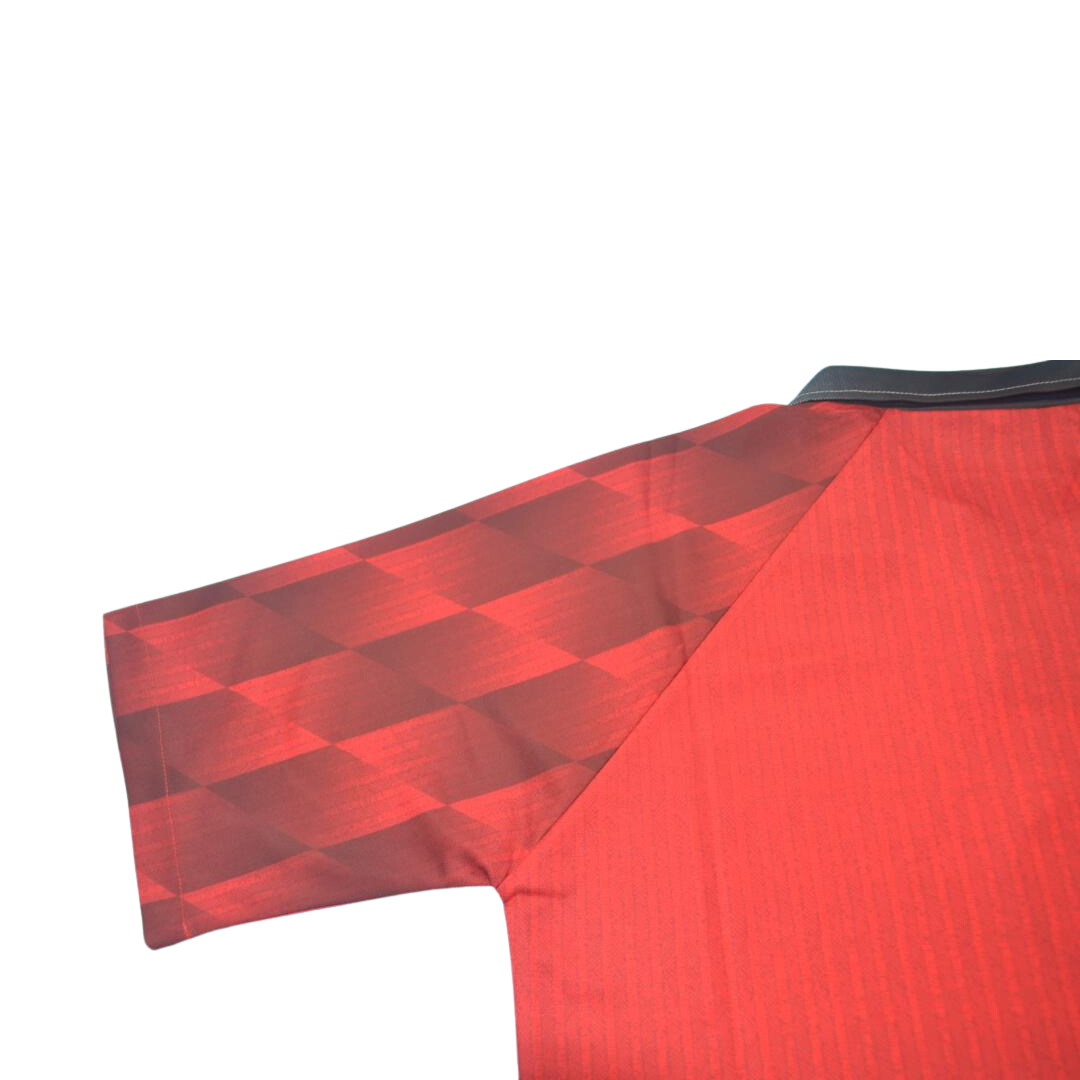 Camisa Manchester United Home 96/98 - Versão Retrô "Cantona" Nº 7 - Imagem 16