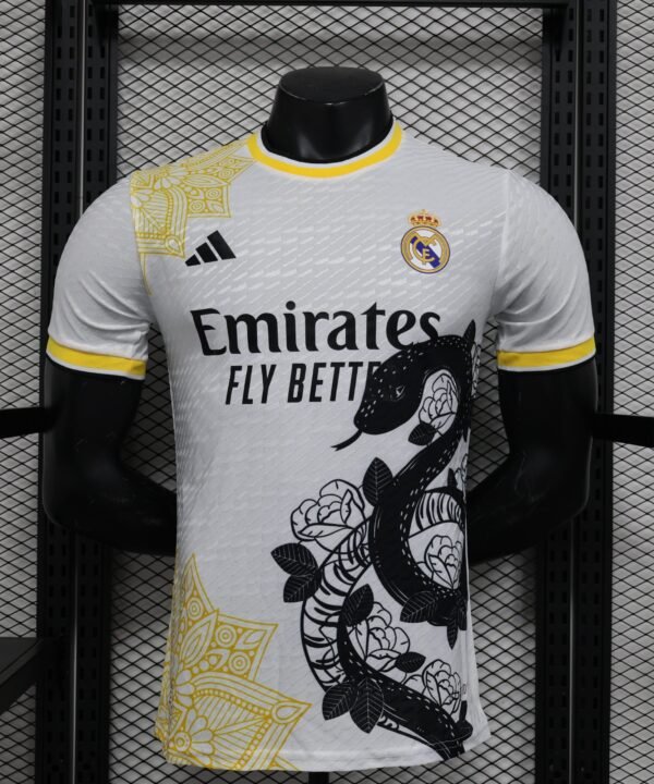 Camisa Real Madrid Edição Especial 2024/25 Jogador Masculino - Branca, Dourada e Preta