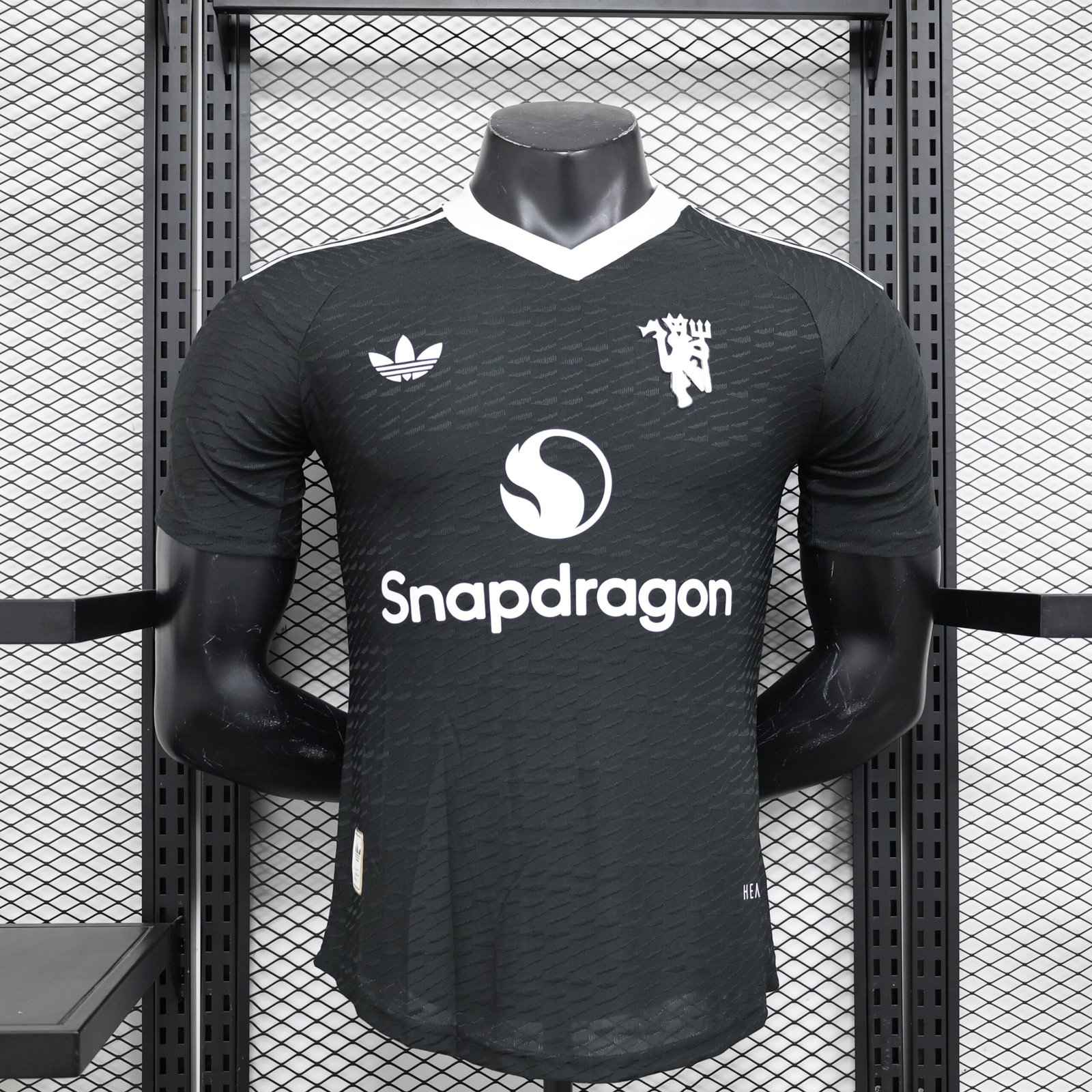Camisa Manchester United 2024/25 Jogador Masculino - Preta e Branca