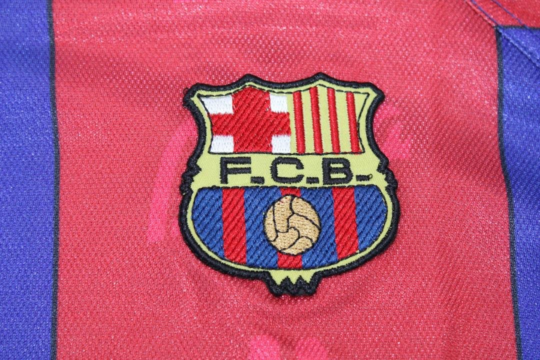 Camisa Retrô Barcelona Home 96/97 "Puyol" N°.28 - Imagem 6