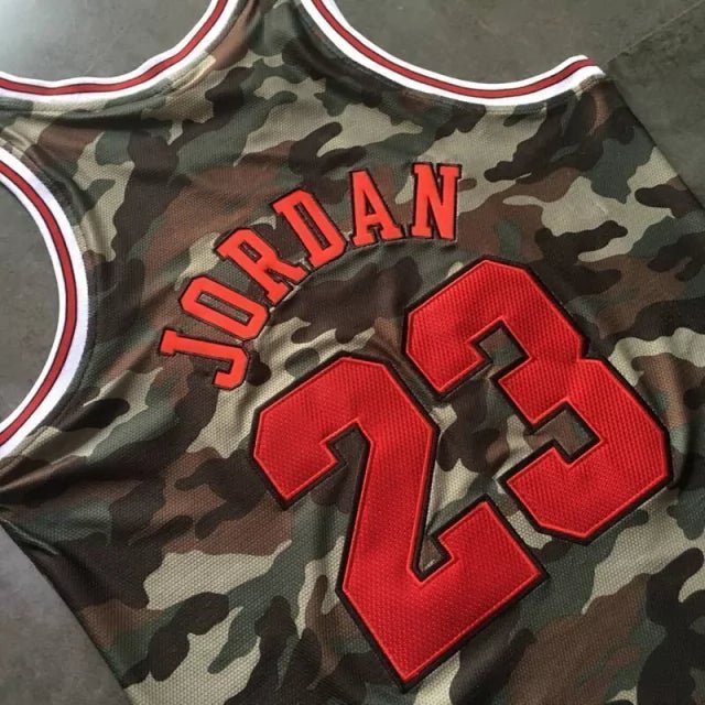 Regata NBA Chicago Bulls Retrô 1997-1998 Mitchell & Ness Authentic Jordan 23 - Camuflada - Imagem 2