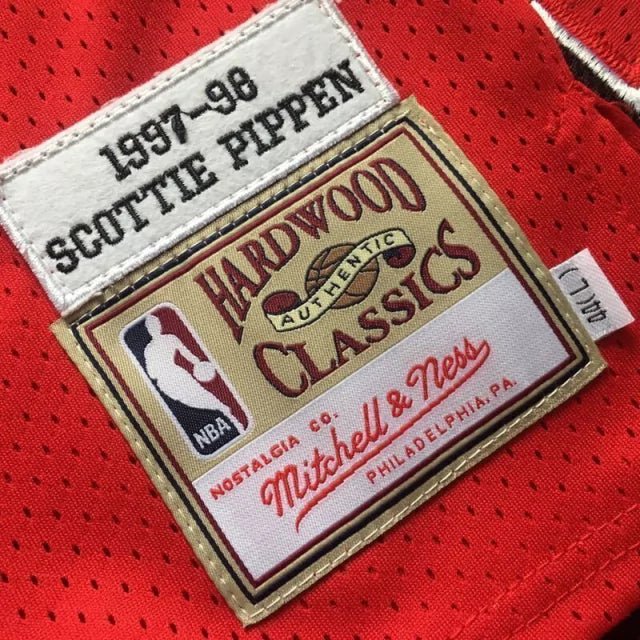 Regata NBA Chicago Bulls Retrô 1997 - 1998 Mitchell & Ness Authentic Pippen 33 - Vermelha - Imagem 3