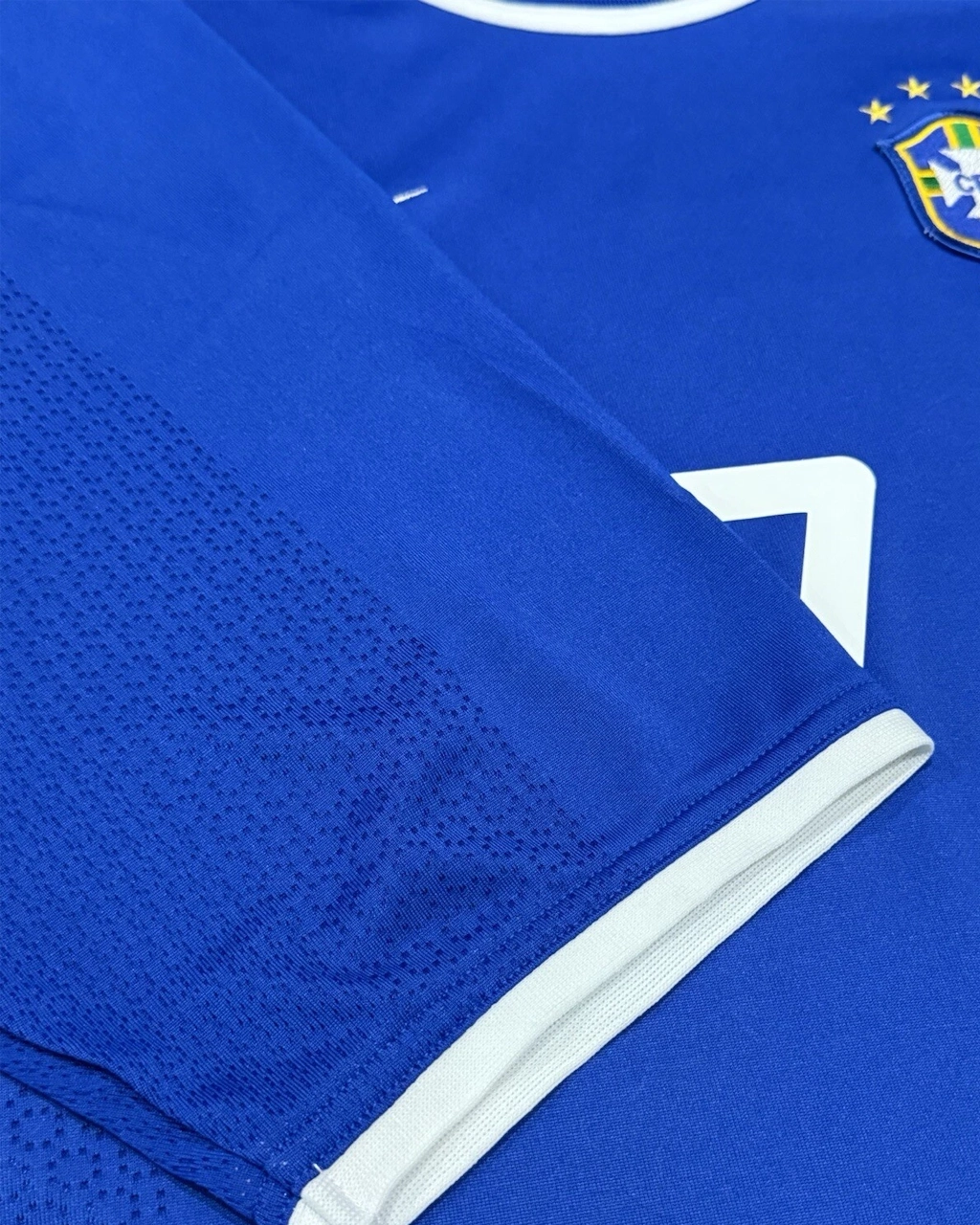 Camisa Retrô Seleção Brasileira 2000/01 Away Nº 7 Ronaldinho Olímpica - Imagem 9